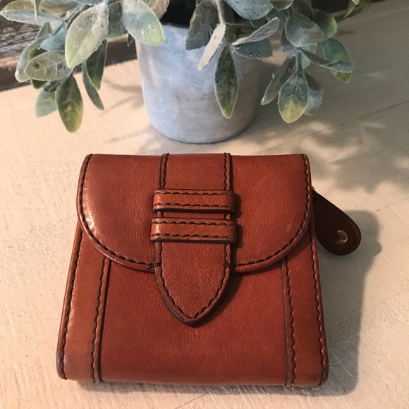 Banana Republic Handbags - Banana Republic genuine leather wallet